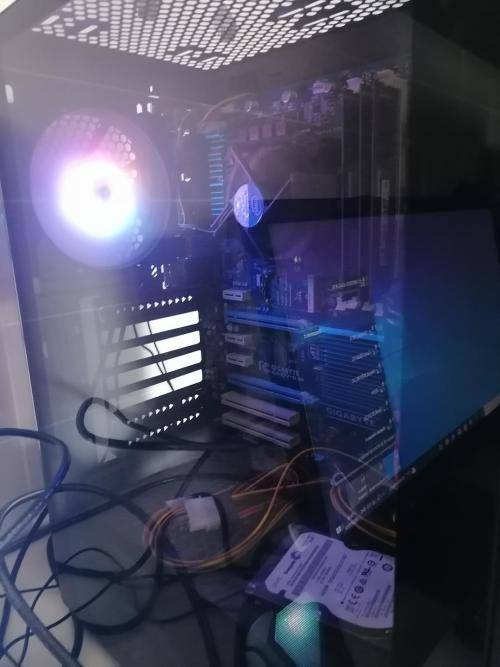 *AWESOME I5 8GB GAMING PC SETUP*LED PC BOX, LED KEYBOARD/MOUSE+SPEAKERS+SAMSUNG SCREEN*R30 FREIGHT