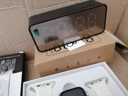 *FLASH FRIDAY DEALS**R30 FREIGHT**BULK LOT OF UNTESTED ELECTRONICS(*ONE BID FOR THE LOT*