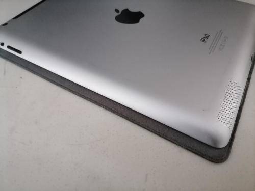 *MIDWEEK NO RESERVE DEALS*R30 FREIGHT*APPLE IPAD 4TH GEN 1460 3G/WIFI 10` TABLET WITH CHARGER**