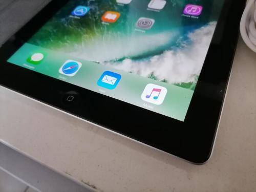 *MIDWEEK NO RESERVE DEALS*R30 FREIGHT*APPLE IPAD 4TH GEN 1460 3G/WIFI 10` TABLET WITH CHARGER**
