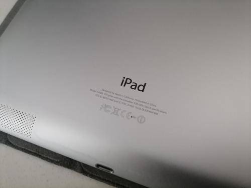 *MIDWEEK NO RESERVE DEALS*R30 FREIGHT*APPLE IPAD 4TH GEN 1460 3G/WIFI 10` TABLET WITH CHARGER**