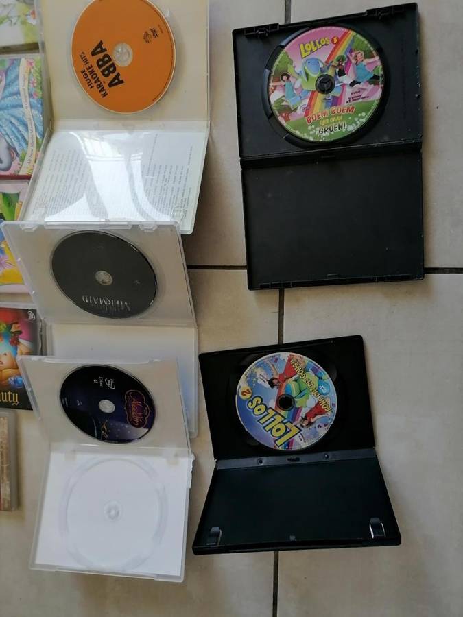 ********SHOP CLOSURE******R30 FREIGHT*BULK LOT OF KIDS DVDS***ONE BID FOR THE LOT***