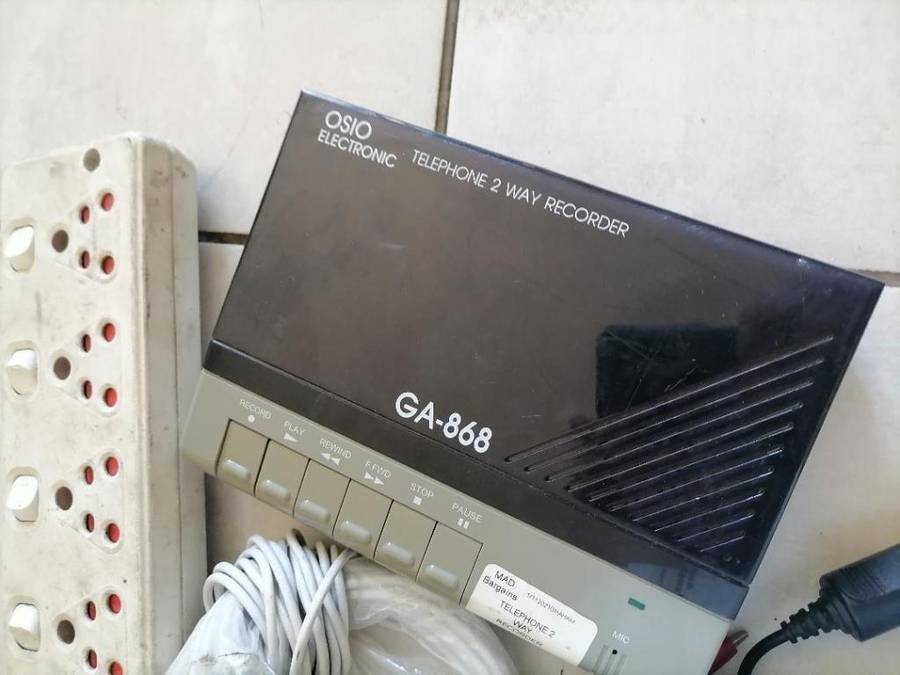 *SHOP CLOSURE*R30 FREIGHT*BULK LOT OF ELECTRONICS**CABLES.PLUGS,PC STUFF,REMOTES ETC ETC
