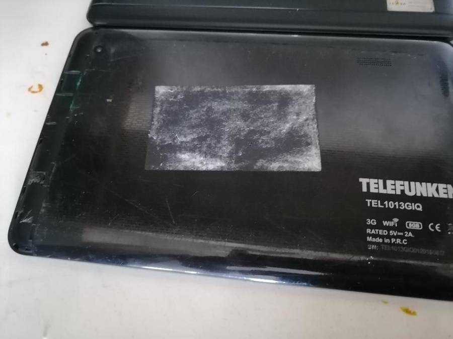 *YEAR END CLEARANCE*R30 FREIGHT*LOT OF 4 X TABLETS(CRACKED SCREENS)ONE BID FOR ALL*UNTESTED**