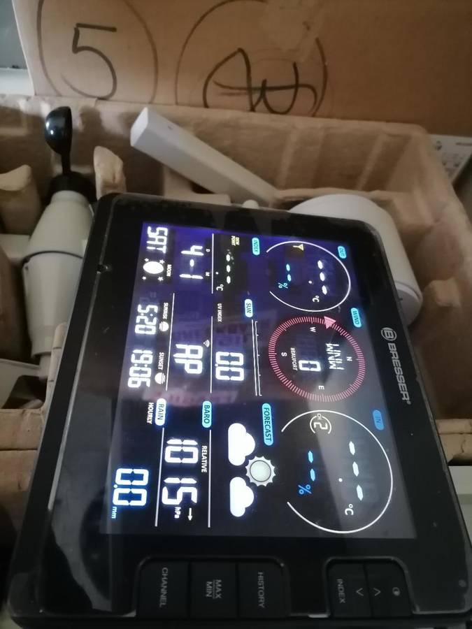 *YEAR END CLEARANCE*R30 FREIGHT*BRESSER 7 IN 1 WEATHER STATION*POWER ON NOT TESED**R10 000 NEW PRICE