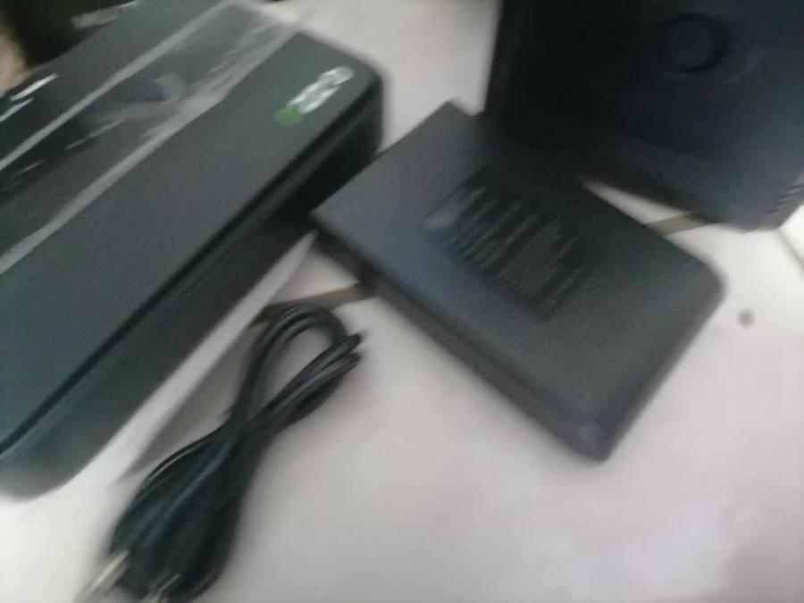 **BULK LOT OF ELECTRONICS*R30 FREIGHT*LOT INCL: BLUE CARBON 1200VA UPS,GIZZU 8800,POWER BANK ETC**