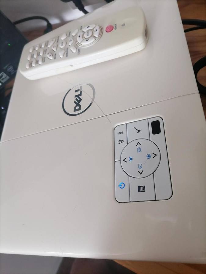 *LAST OF THIS DEAL***R30 FREIGHT**TOP QUALITY DELL S320 SHORT THROW DLP PROJECTOR+REMOTE*R9000 VALUE