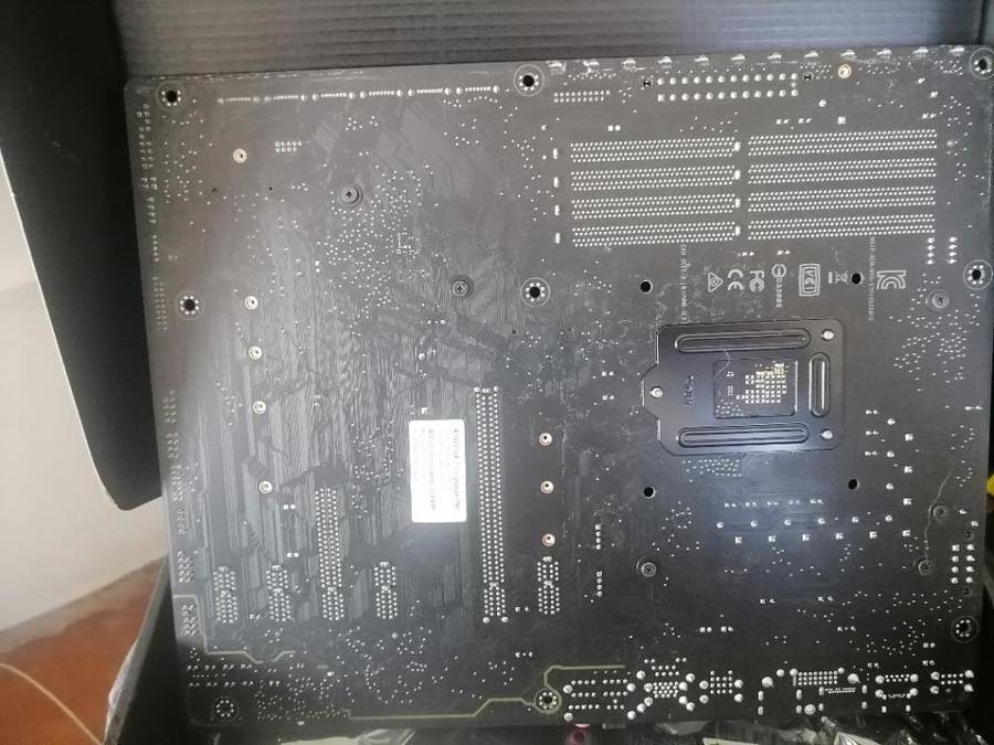 *FLASH FRIDAY DEAL*R30 FREIGHT*ASUS ROG STRIX B250 GAMING MOTHERBOARD*UNTESTED*