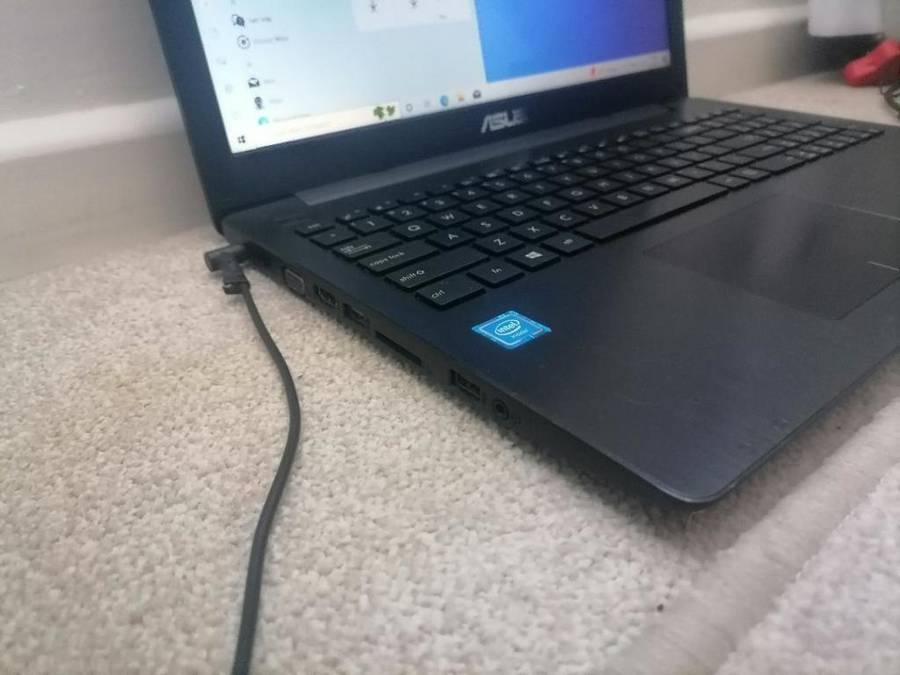 ASUS X553M LAPTOP*8GB RAM,750GB HDD,WINDOWS 10, CHARGER