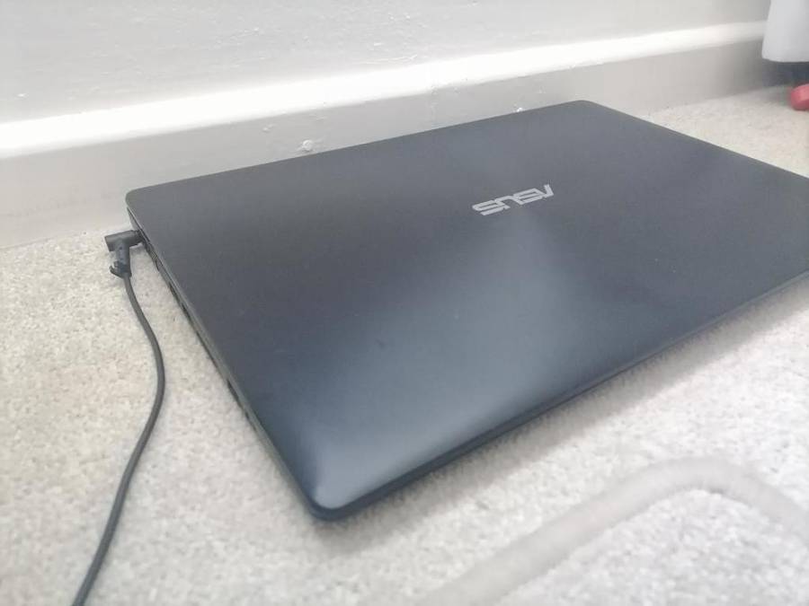 ASUS X553M LAPTOP*8GB RAM,750GB HDD,WINDOWS 10, CHARGER