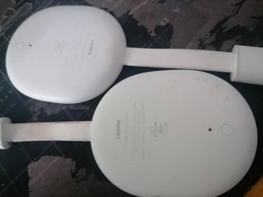 *LOT OF 2 X GOOGLE CHROMECAST 4K STREEMING GOOGLE TV UNITS*ONE REMOTE*NOT TESTED*1 BID FOR BOTH**