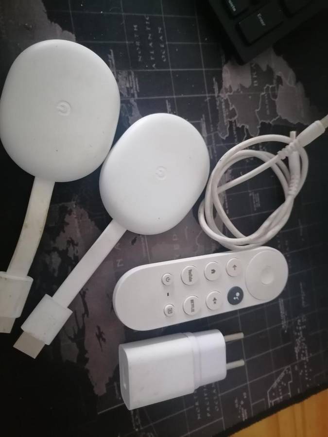 *LOT OF 2 X GOOGLE CHROMECAST 4K STREEMING GOOGLE TV UNITS*ONE REMOTE*NOT TESTED*1 BID FOR BOTH**