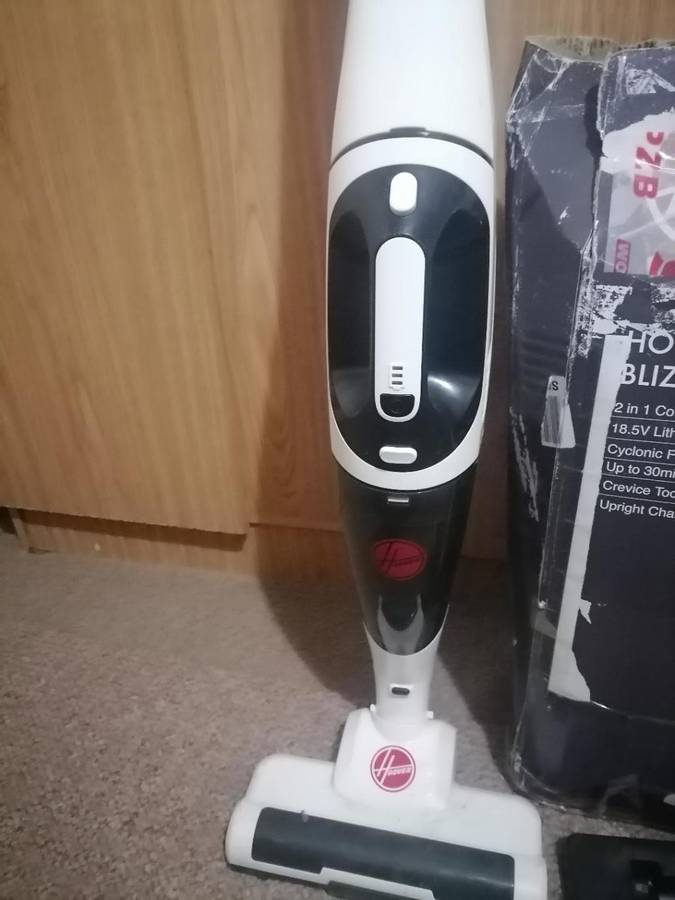 HOOVER BLIZZARD VACUUM, NO CHARGER, UNTESTED