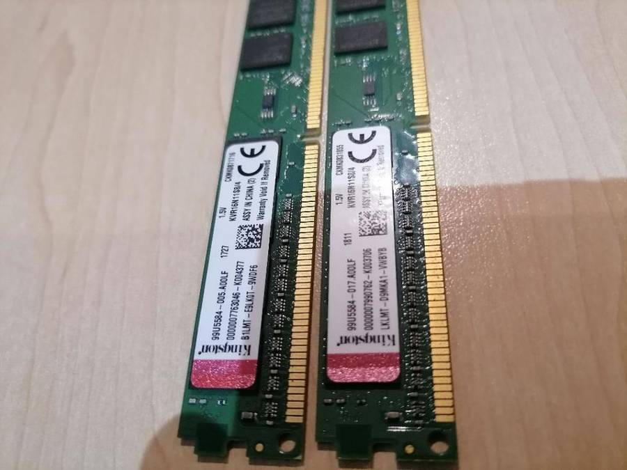 BRAND NEW  2 X Kingston - Value Ram 4GB 1600MHz DDR3 CL11 DIMM SR x8(ONE BID FOR 2)