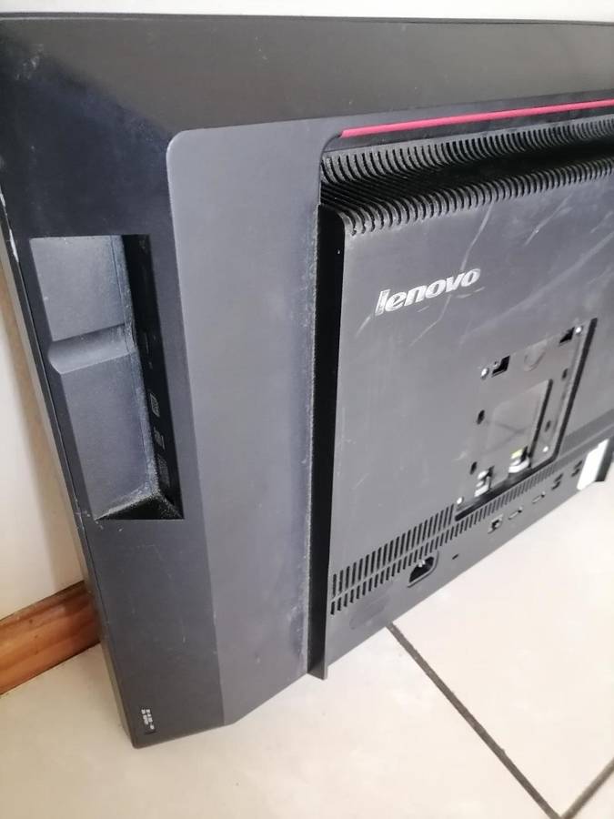 I5 LENOVO 24 INCH  4TH GEN,4GB RAM, 500GB HDD , ALL IN 1 PC.*POWERS ON AND OFF.