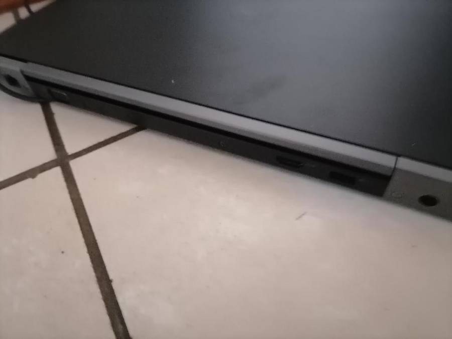 EXCELLENT i5 DELL LATITUDE E5570 6TH GEN ,8GB RAM,500GB HDD, BATTERY 100%,CHARGER INCL