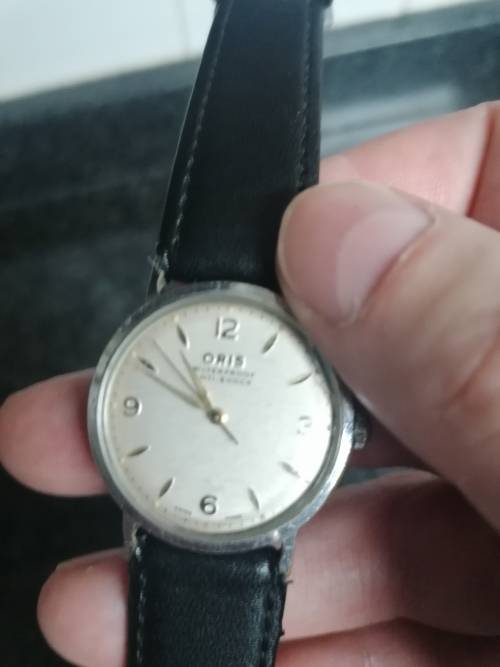 VINTAGE ORIS MECHANICAL WATCH