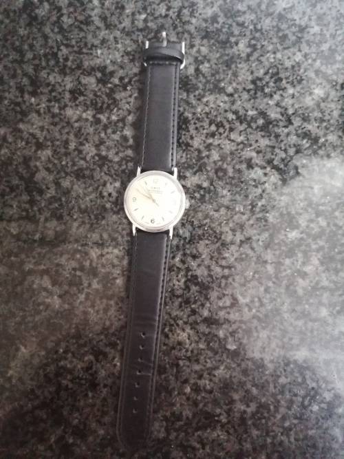 VINTAGE ORIS MECHANICAL WATCH