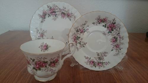 ROYAL ALBERT TRIO "LAVENDER ROSE"