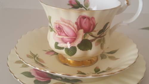 ROYAL ALBERT TRIO
