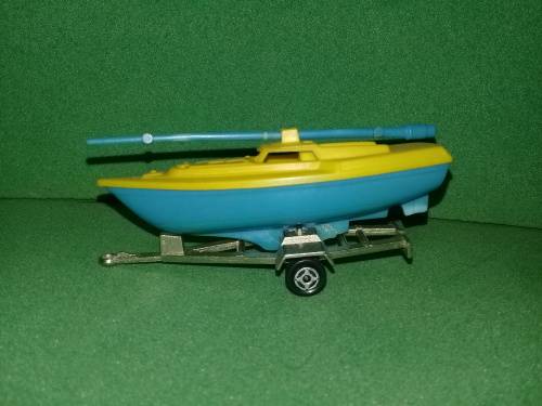 Majorette Plastic Boat On Metal Trailer ,Made In France 21385