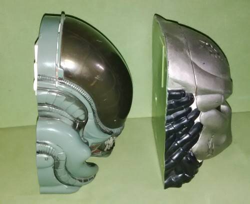 Aliens VS Predators Set Of 2 Micromachine Character Head Playset, 1996 L.G.T.I