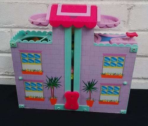 Vintage 1990`s Surprise In My Pocket Animal Hospital Playset With Some Accessories