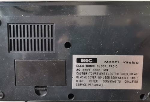 K.I.C Vintage Retro Red Light MW/FM Electronic Alarm Clock Radio With Box In Working Condition