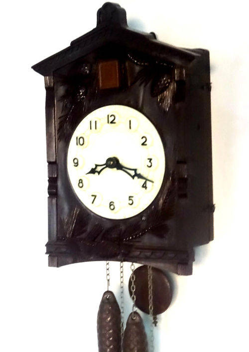 FREE SHIPING : VINTAGE RUSSIAN-SOVIET MECHANICAL  WALL CUCKOO CLOCK "MAJAK " 70-s