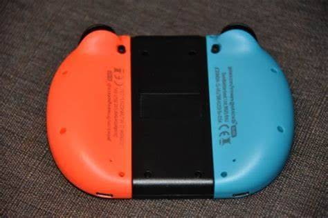 NINTENDO SWITCH LEFT AND RIGHT WIRELESS CONTROLLER by GIOTECK JC-20 - SHOP DEMO