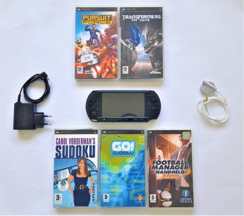 PSP CONSOLE BLACK  +  5 GAMES  +   CABLES   -    ( DEAL 024)