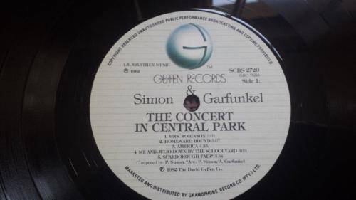 Simon and Garfunkel - The Concert In Central Park WITH COLOUR BOOKLET - Vinyl LP - VG+
