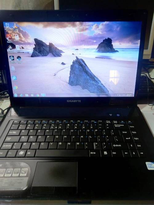 Gigabyte Laptop E1500 Dual Core