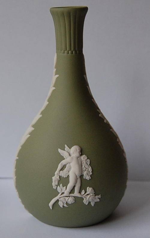 GREEN WEDGWOOD JASPERWARE BOTTLE NECK VASE