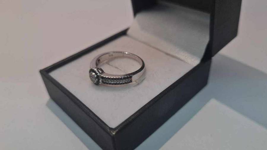 9ct White Gold Halo Black 0.31 ct and White 0.32ct Diamond Ring - Evaluation R27 500