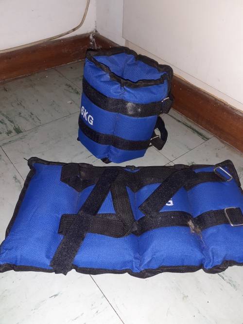 A set of 6kg ankle weights