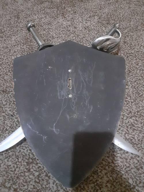 RARE PIRATES OF THE CARIBBEAN SWORD AND SKULL PLAQUE IN BETHLEHEM