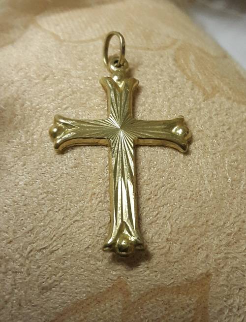 9CT GOLD  CROSS PENDANT 29.8MM