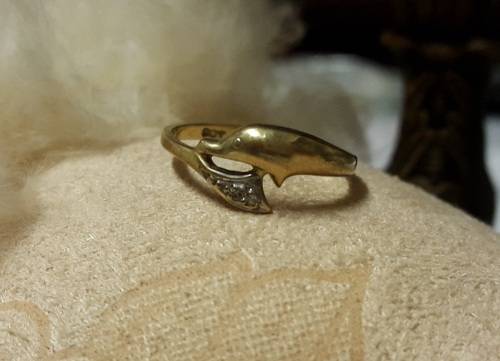 9CT GOLD LADIES DOLPHIN RING