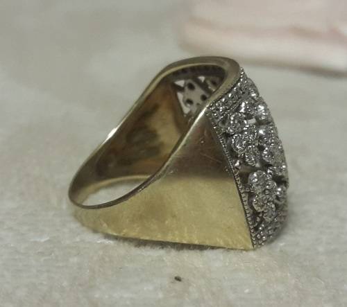 stunning ladies 9ct gold diamond ring shimmery 17mm width sizeT