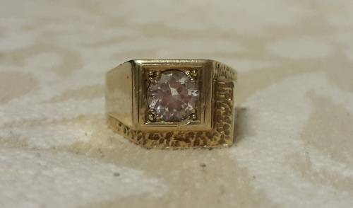 BIG SOLID AND HEAVY 9CT GOLD GENTS RING WEIGHT 16.6GRAM