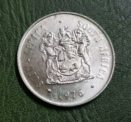 SOUTH AFRICAN ONE RAND COIN 1976