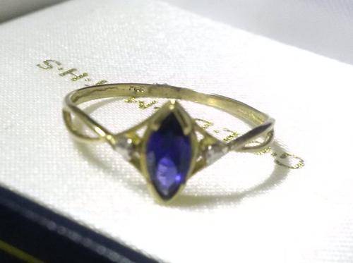 9CT GOLD LADIES RING WITH BLUE SAFFIRE