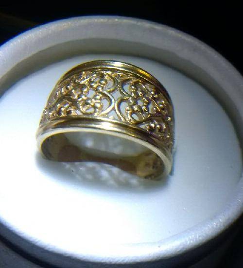 THICK LADIES 9CT GOLD RING 14.06MM WIDTH
