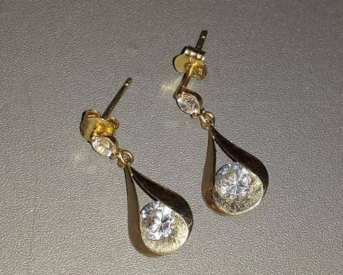 9CT GOLD LADIES CUBIC ZIRCONIA EARRING
