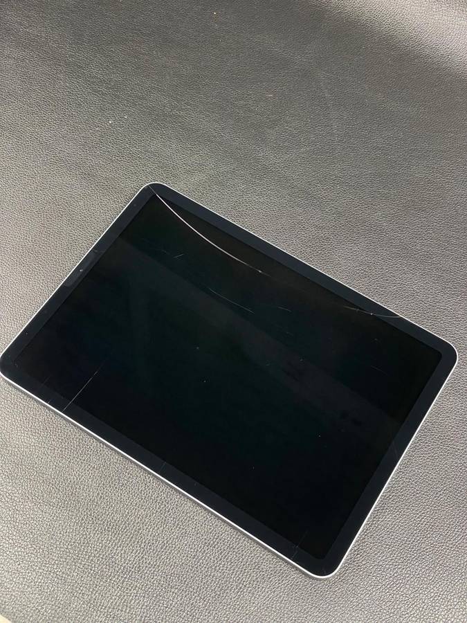 iPad Air (10.9-inch, 2020, 4th generation) Wi-Fi  64GB - Blue (has a hairline crack)