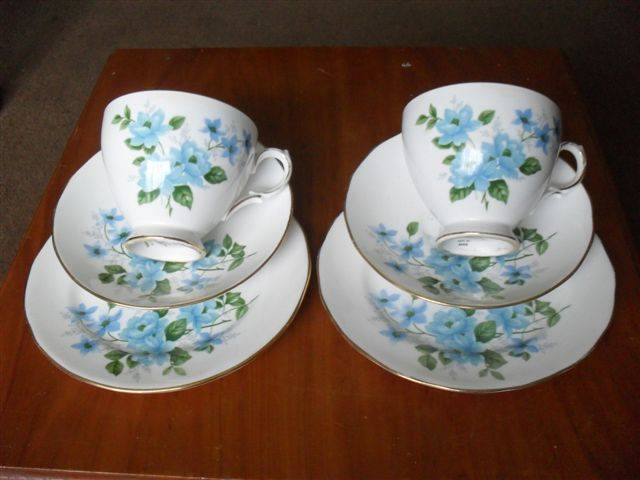 2 X QUEEN ANNE TRIOS (BLUE FLOWERS )