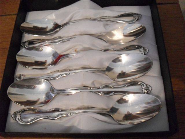 BOXED SET OF 6 BEAUTIFUL EMESS SP TEASPOONS.....