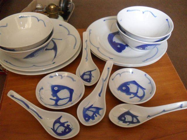14 PIECE ORIENTAL SET WITH BLUE FISH DESIGN .....