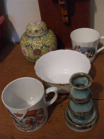 NICE LOT HERE ...HAVE A LOOK ........5 ITEMS.....